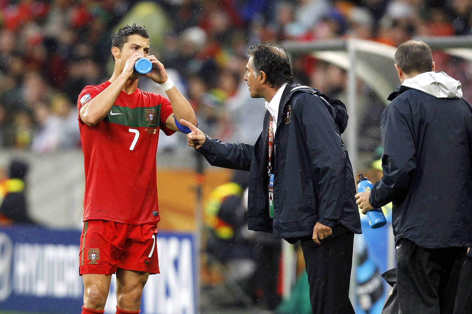 Chuyên viên đặc biệt giúp Ronaldo hồi phục thần tốc để chạy ầm ầm ở World Cup - Ảnh 9.