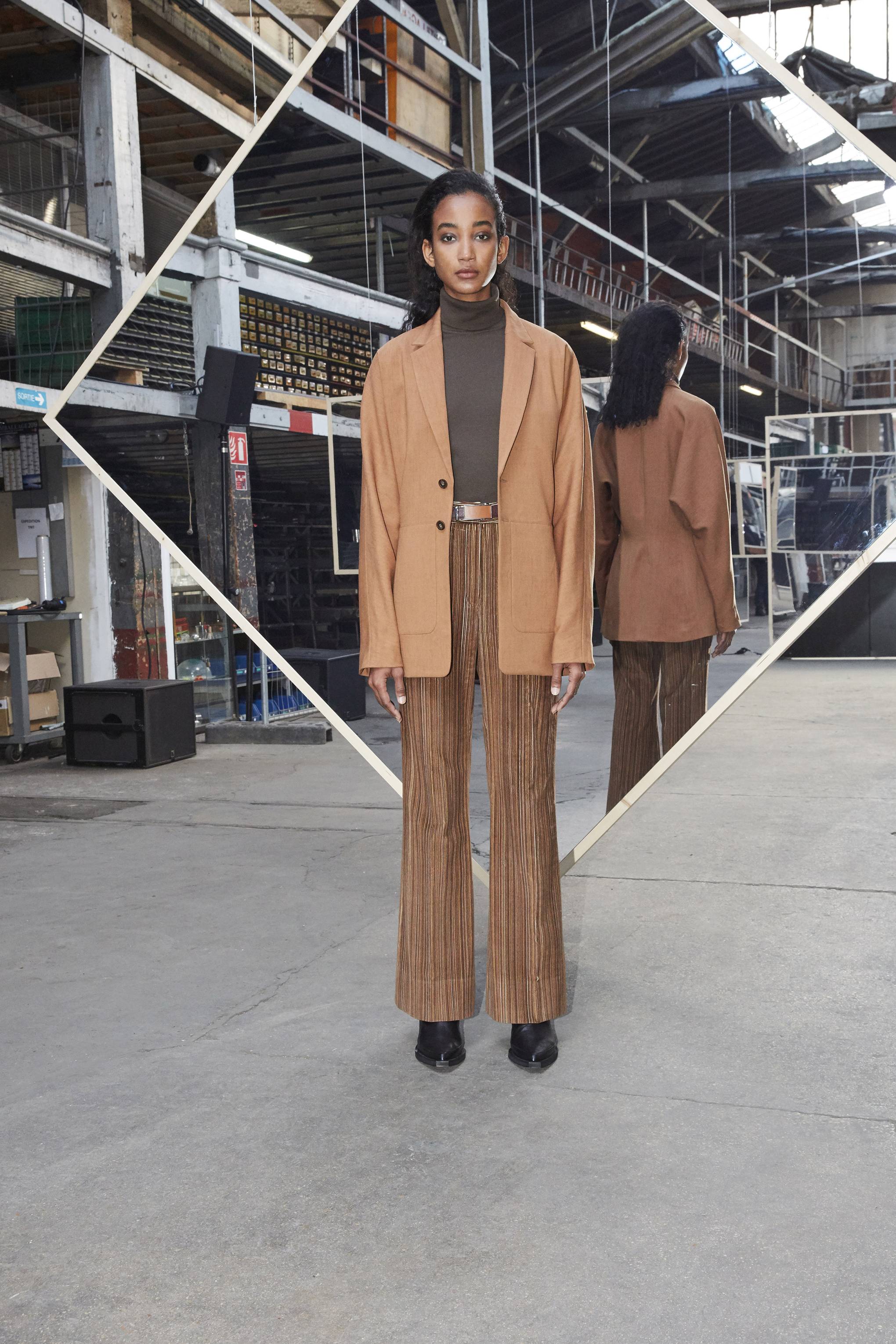 Maison Kitsune Autumn Winter 2020 British Gq Maison kitsune was founded in paris in 2002 by former manager of daft punk, gildas loaec and his friend menswear collections are brimming with preppy pieces and sporty separates, edited through. british gq