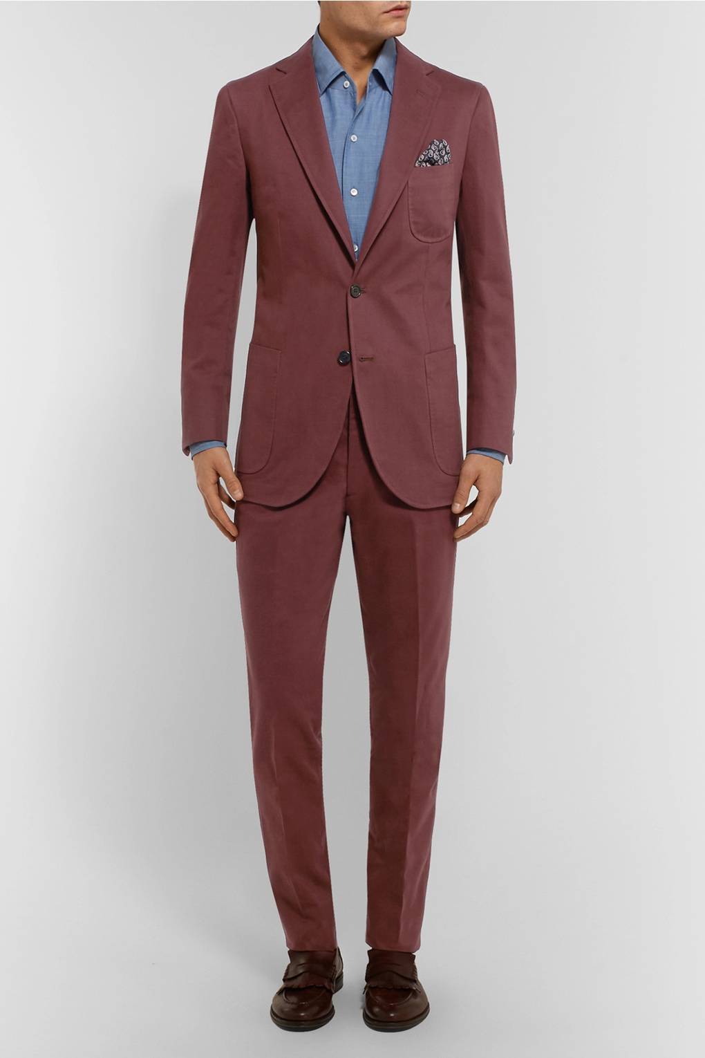 Wearing A Textured Suit Isn’t Easy, But Armie Hammer Nails It photo pics Wearing A Textured Suit Isn’t Easy, But Armie Hammer Nails It
